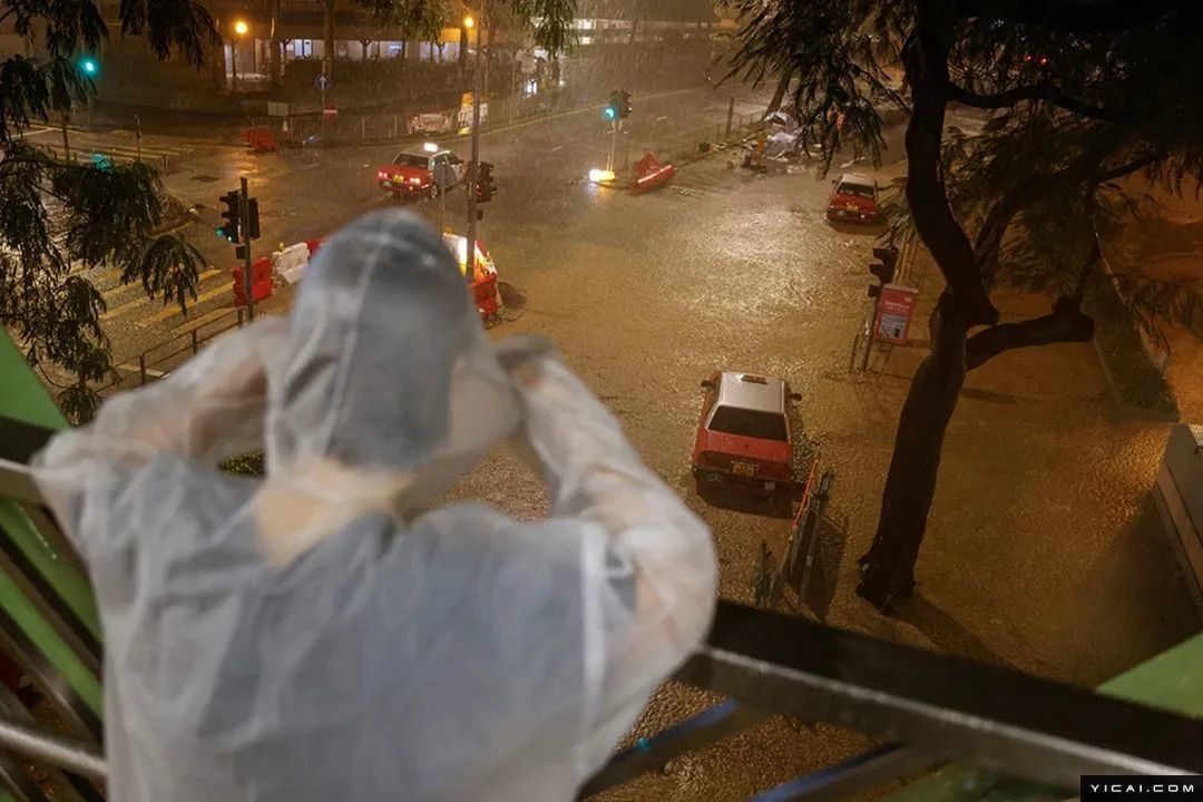 港交所全日停市！香港宣布极端情况至少维持至下午6时，多个地区内涝