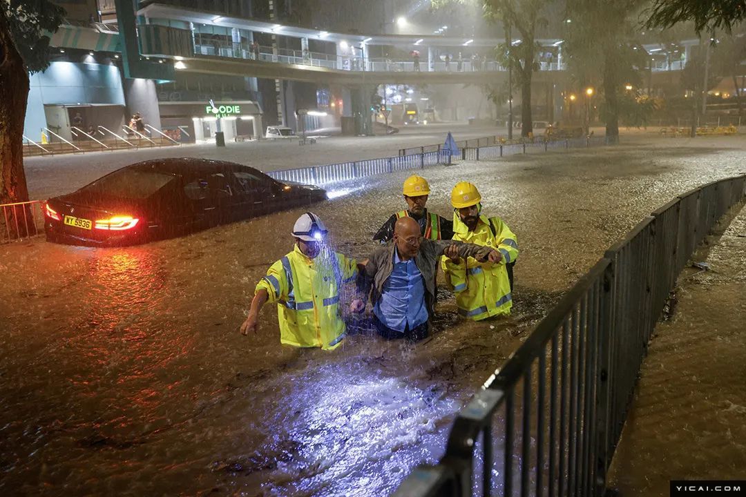 港交所全日停市！香港宣布极端情况至少维持至下午6时，多个地区内涝