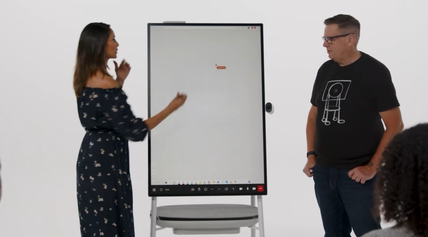 微软推出Surface Hub 3巨型触屏电脑：4K显示屏、纵向/横向模式旋转