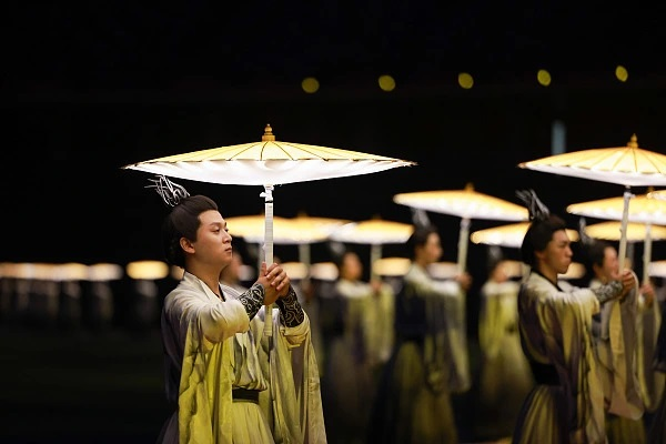 亚运会开幕式表演人数越来越少，中国办赛的底气越来越足