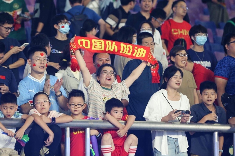 中国男足果真不能夸！5-1、4-0后0-0孟加拉，球迷心累已经懒得骂