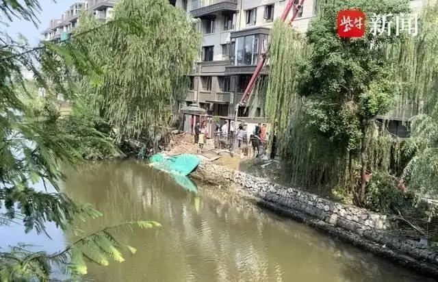 公安已立案！业主乱挖地下室，挖通了河道，河堤塌陷，水淹小区车库…