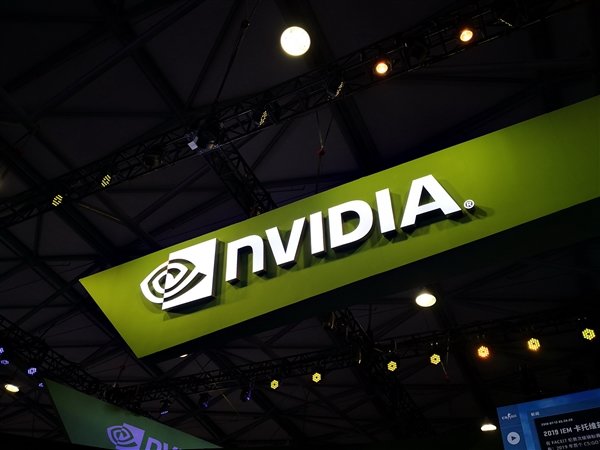 >NVIDIA发布AI系统Eureka：支持机器人编程