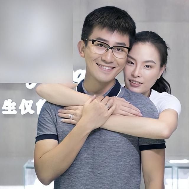 “郭晶晶好闺蜜”吴敏霞：拒绝霍启山后，转头嫁给了一个普通男人