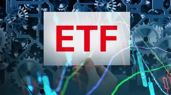 再创纪录！越跌越买，ETF份额突破2万亿，什么信号？