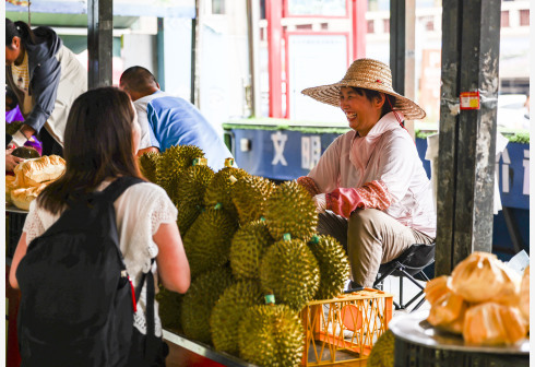 越南人口破亿但生育率急跌，将落入“未富先老”的怪圈？